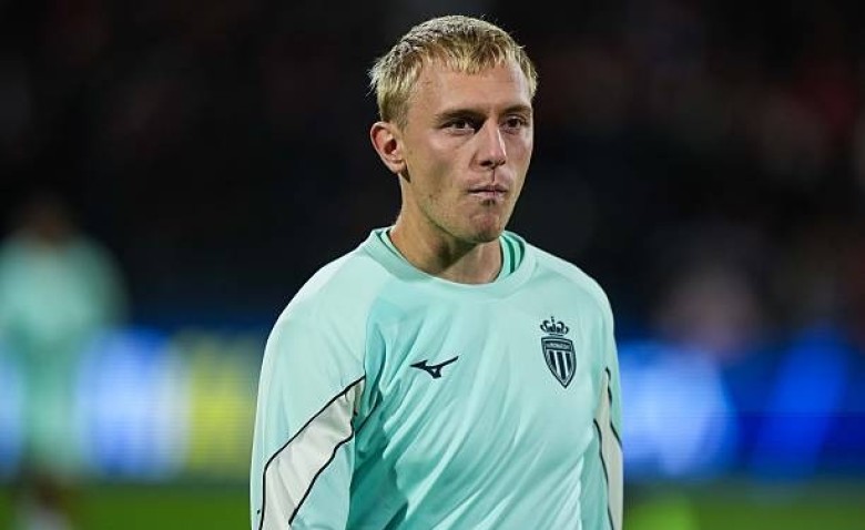 Illustration : "Mercato Monaco : La Juventus et le PSV prêts à relancer Mika Biereth en janvier ?"